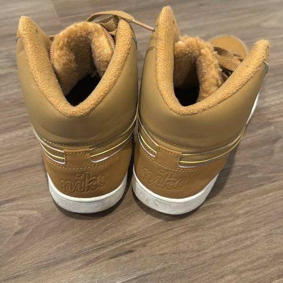 Nike Ebernon Mid SE in Wheat - Picture 3 of 6